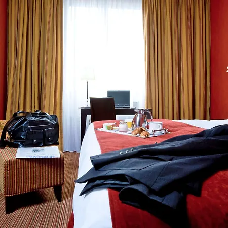 Hotel Mercure Chateau Chartrons 4*