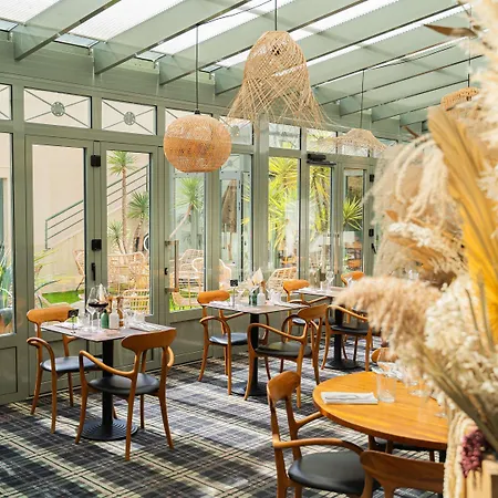 酒店 波尔多夏特龙城堡美居酒店 4*