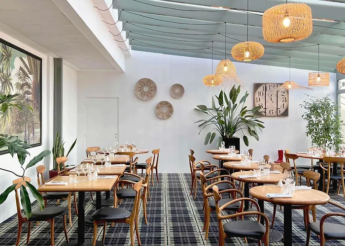 머큐어 샤토 샤르트롱 4*