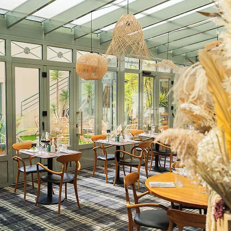 波尔多夏特龙城堡美居酒店